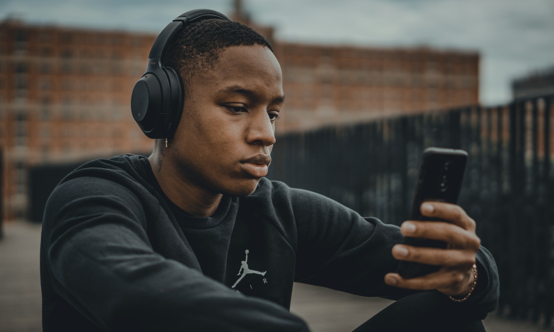 The Connection Between Music and Memory: How Songs Trigger Nostalgia